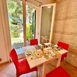 Bilocale Marta Con Giardino A Due Passi Dal Centro Di アパート *