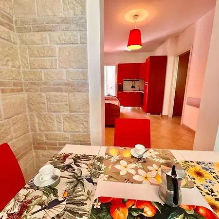 Bilocale Marta Con Giardino A Due Passi Dal Centro Di Lägenhet *